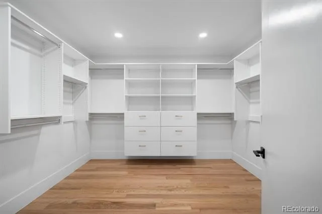 6954 S Espana Way Centennial, CO 80016