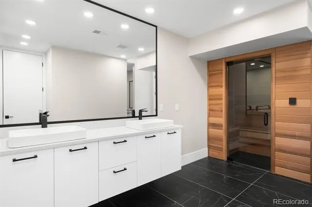 6954 S Espana Way Centennial, CO 80016