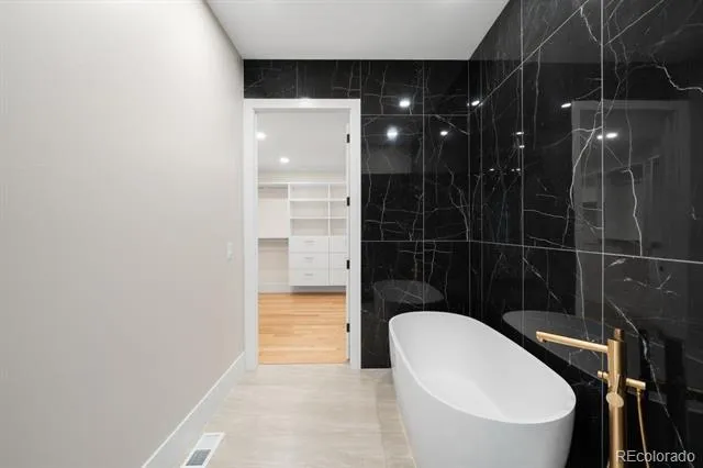 6954 S Espana Way Centennial, CO 80016