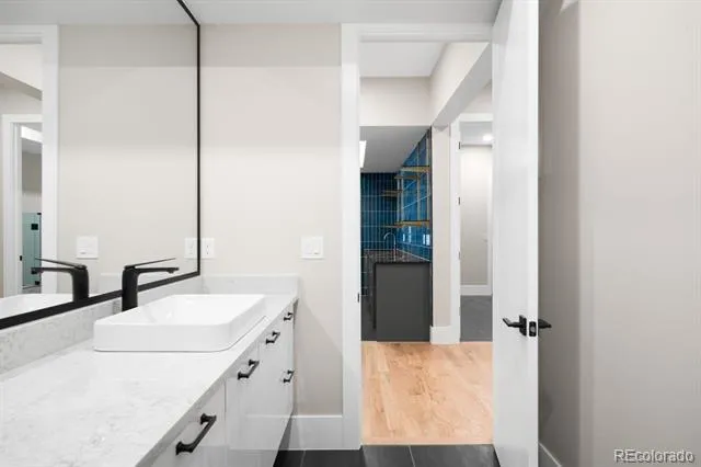 6954 S Espana Way Centennial, CO 80016