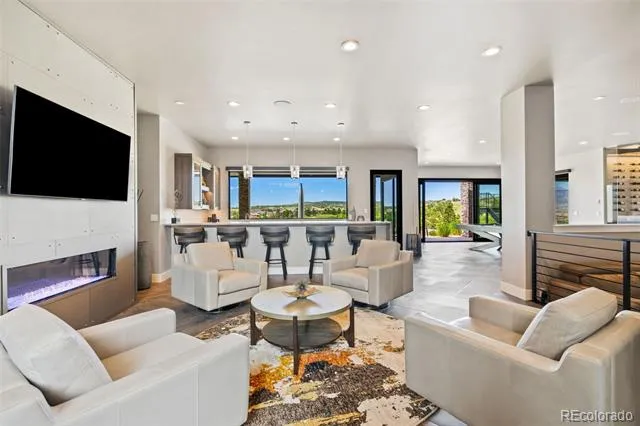 1484 Vine Cliff Heights Colorado Springs, CO 80921