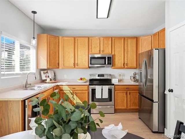 339 Ivory Circle Aurora, CO 80011