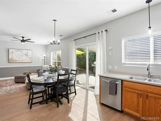 339 Ivory Circle Aurora, CO 80011