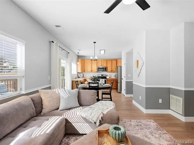 339 Ivory Circle Aurora, CO 80011