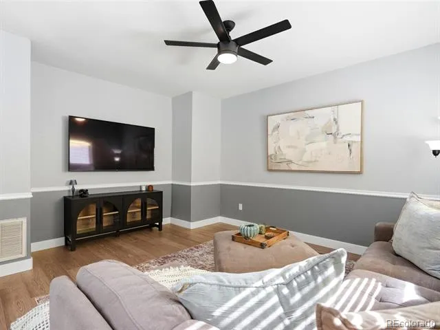 339 Ivory Circle Aurora, CO 80011