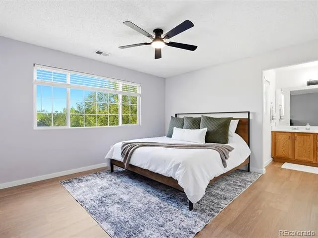 339 Ivory Circle Aurora, CO 80011