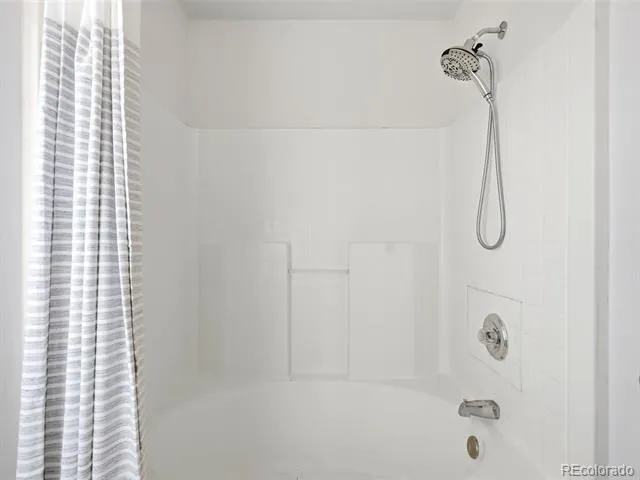 339 Ivory Circle Aurora, CO 80011