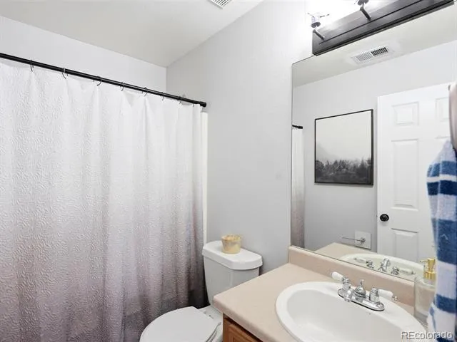 339 Ivory Circle Aurora, CO 80011