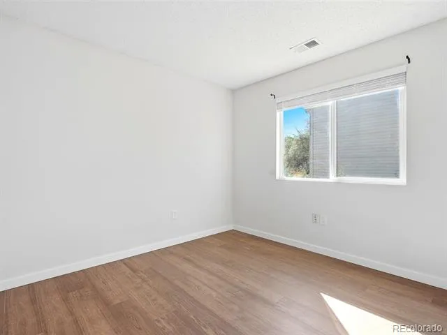 339 Ivory Circle Aurora, CO 80011