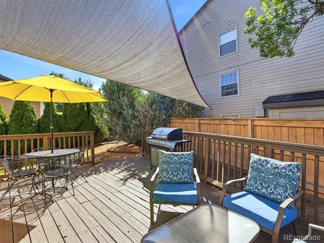 339 Ivory Circle Aurora, CO 80011