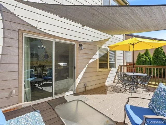 339 Ivory Circle Aurora, CO 80011