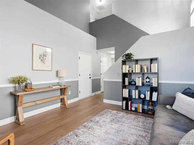 339 Ivory Circle Aurora, CO 80011