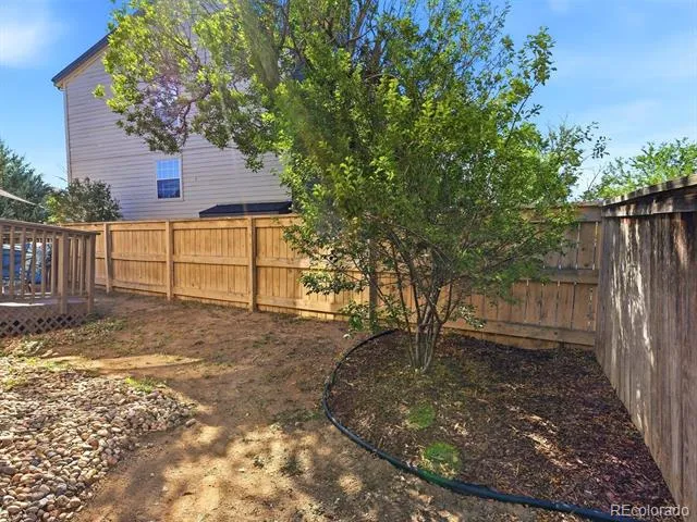 339 Ivory Circle Aurora, CO 80011