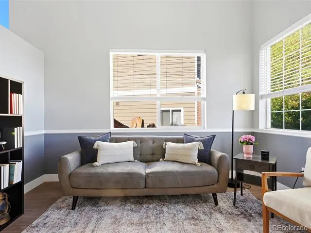 339 Ivory Circle Aurora, CO 80011