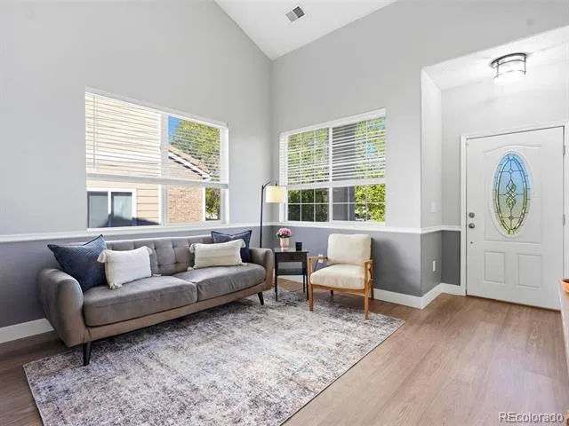 339 Ivory Circle Aurora, CO 80011