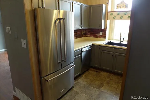 4825 Eldon Drive S Colorado Springs, CO 80916