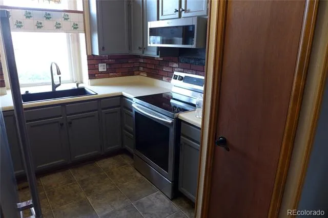 4825 Eldon Drive S Colorado Springs, CO 80916