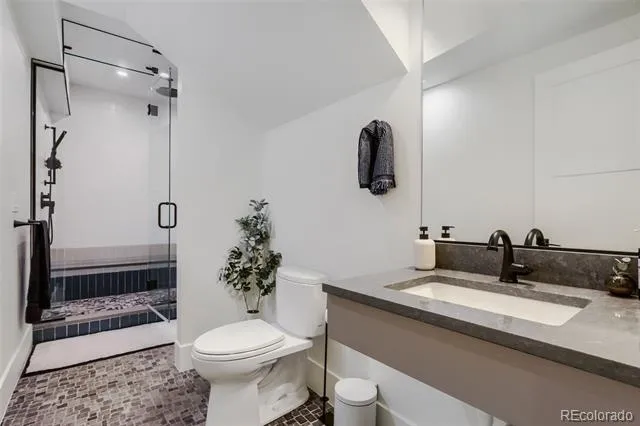 301 Krameria Street Denver, CO 80220