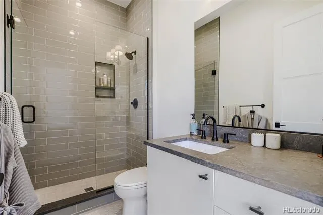 301 Krameria Street Denver, CO 80220