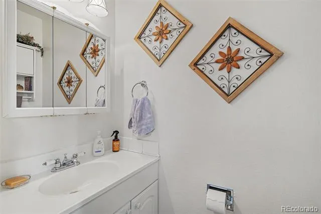 1014 Nepal Street Aurora, CO 80018