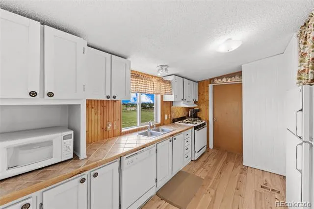 6245 Peerless Farms Road Peyton, CO 80831