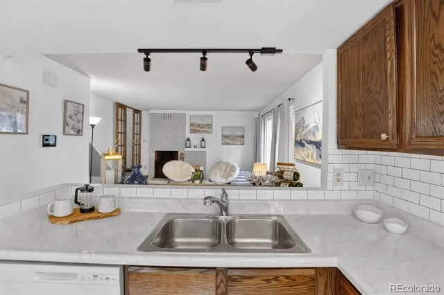 1257 S Dillon Way Aurora, CO 80012