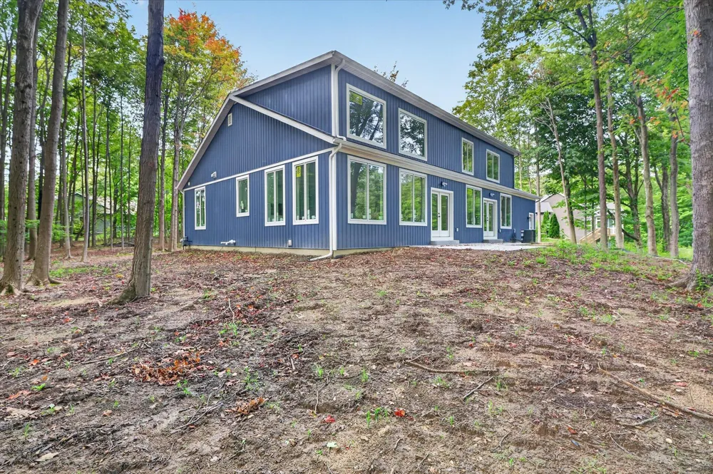 13165 Deer Creek Drive South Haven, MI 49090