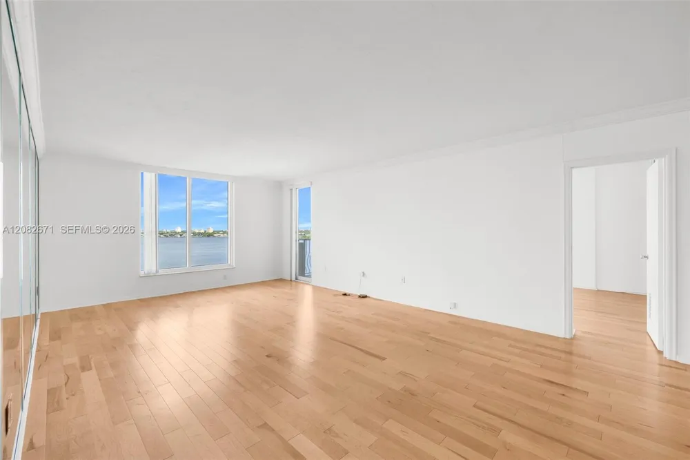 10350 W Bay Harbor Dr #9C Bay Harbor Islands, FL 33154
