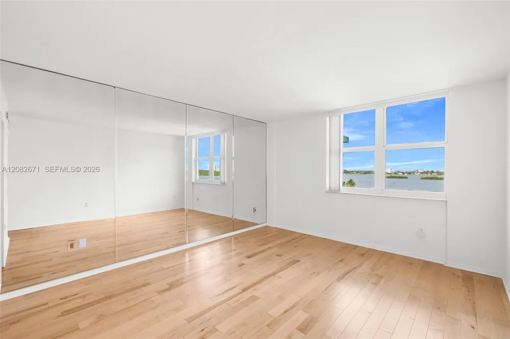 10350 W Bay Harbor Dr #9C Bay Harbor Islands, FL 33154
