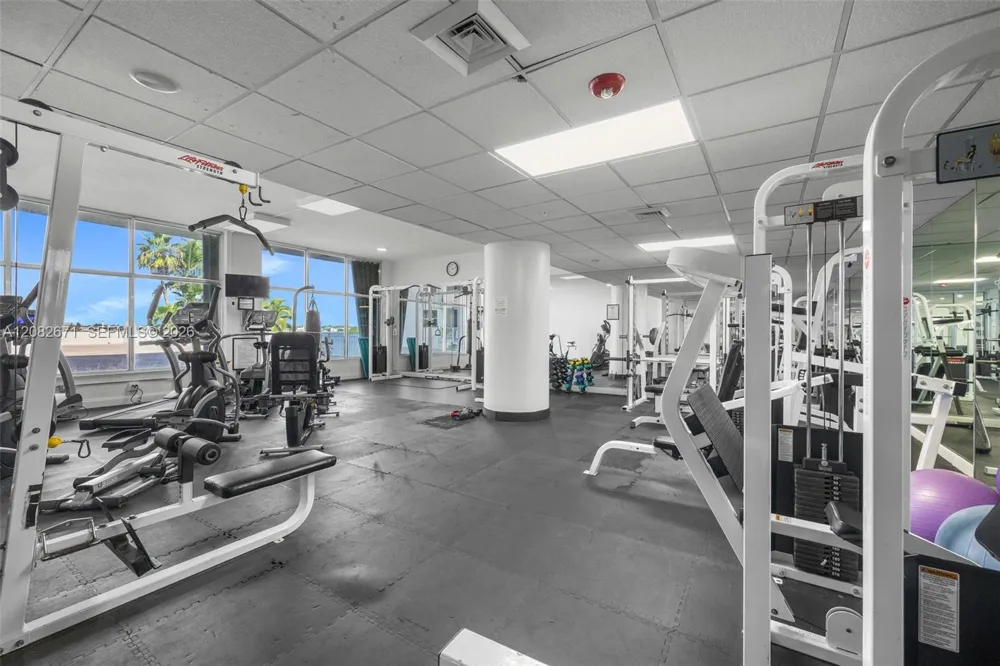 10350 W Bay Harbor Dr #9C Bay Harbor Islands, FL 33154