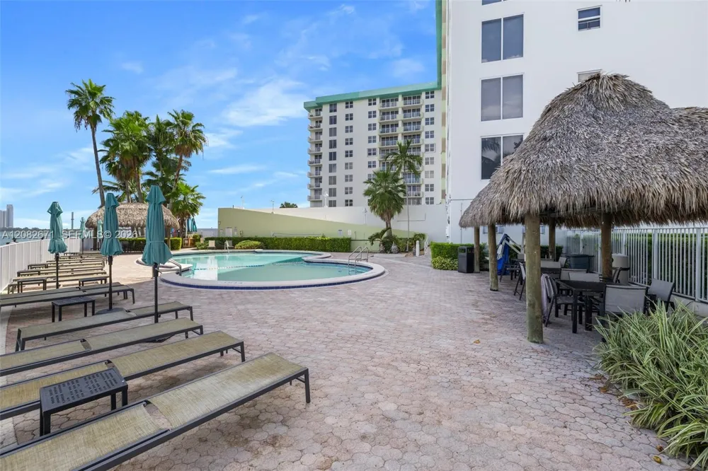 10350 W Bay Harbor Dr #9C Bay Harbor Islands, FL 33154