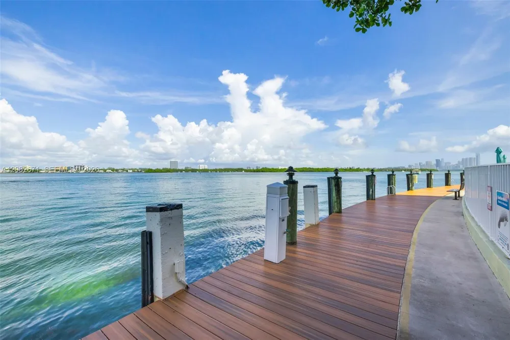 10350 W Bay Harbor Dr #9C Bay Harbor Islands, FL 33154