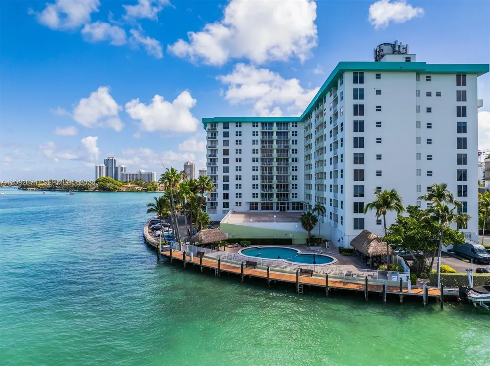 10350 W Bay Harbor Dr #9C Bay Harbor Islands, FL 33154