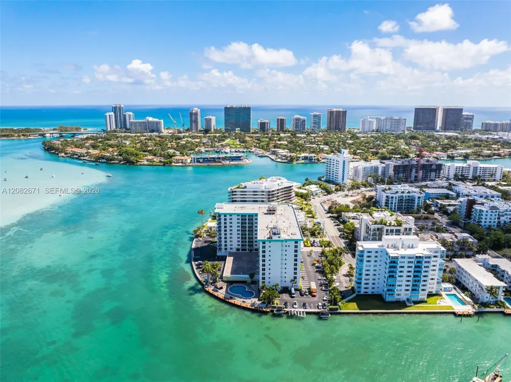10350 W Bay Harbor Dr #9C Bay Harbor Islands, FL 33154