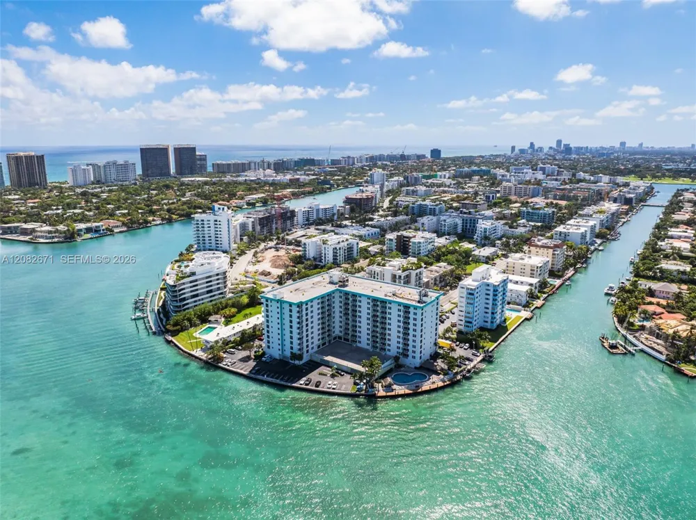 10350 W Bay Harbor Dr #9C Bay Harbor Islands, FL 33154