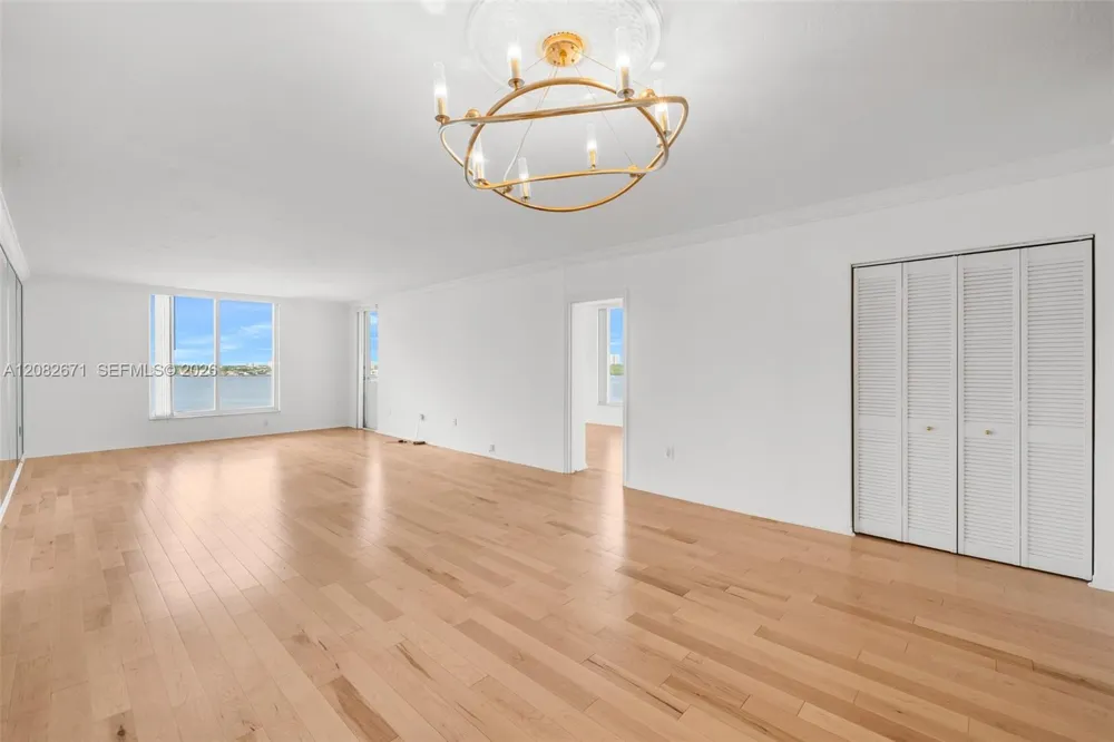 10350 W Bay Harbor Dr #9C Bay Harbor Islands, FL 33154