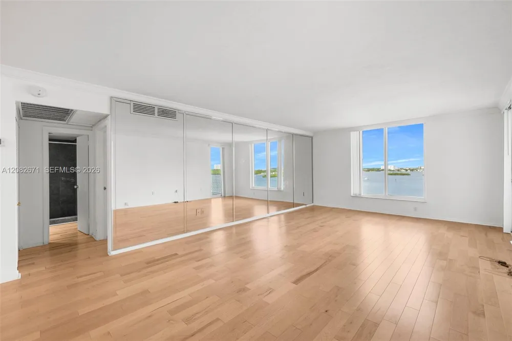 10350 W Bay Harbor Dr #9C Bay Harbor Islands, FL 33154