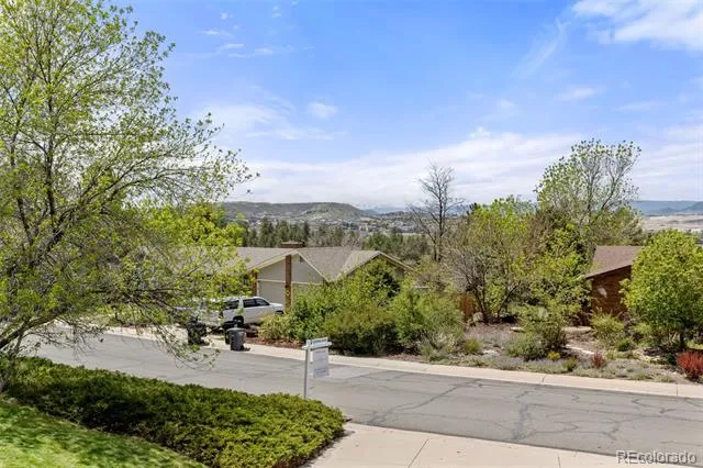 33 Oakridge Drive Castle Rock, CO 80104