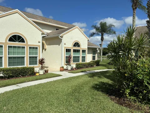 1827 Aynsley Way #4