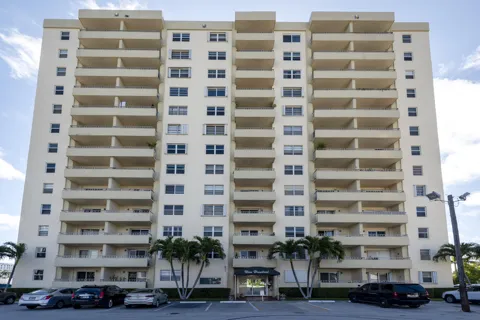 900 NE 18th Avenue #409