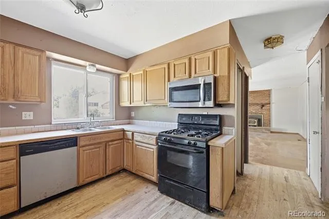 1404 S Vaughn Circle Aurora, CO 80012