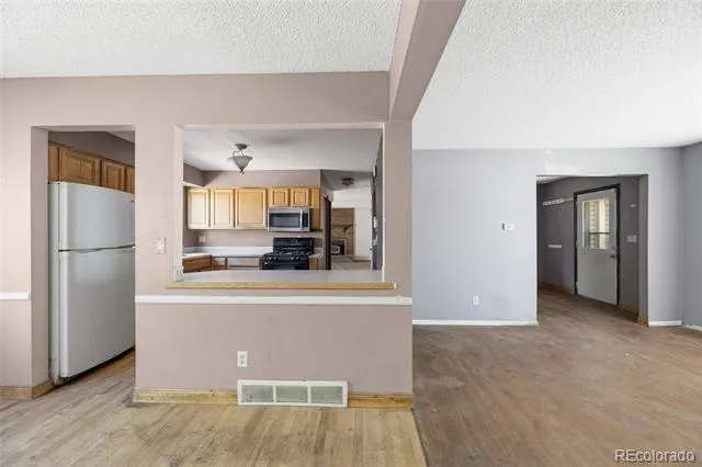 1404 S Vaughn Circle Aurora, CO 80012