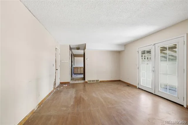 1404 S Vaughn Circle Aurora, CO 80012
