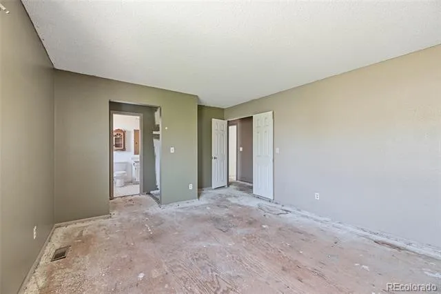 1404 S Vaughn Circle Aurora, CO 80012