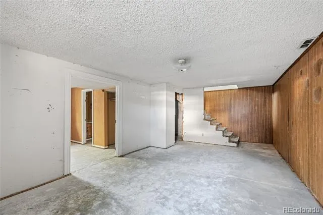 1404 S Vaughn Circle Aurora, CO 80012