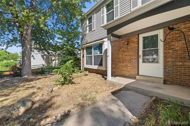 1404 S Vaughn Circle Aurora, CO 80012
