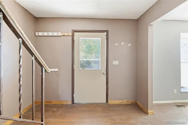 1404 S Vaughn Circle Aurora, CO 80012