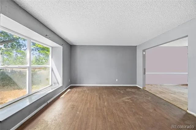 1404 S Vaughn Circle Aurora, CO 80012