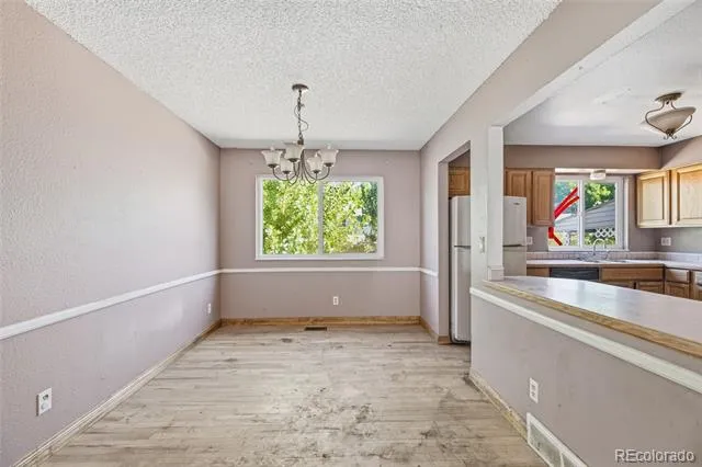 1404 S Vaughn Circle Aurora, CO 80012