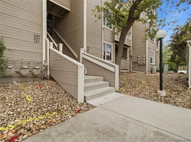 5705 W Atlantic Place #106 Lakewood, CO 80227